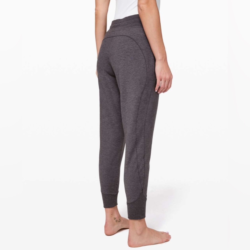 Lululemon Women’s Gray Sweatpant Joggers Zip Pockets Elastic Waist Cozy Lounge